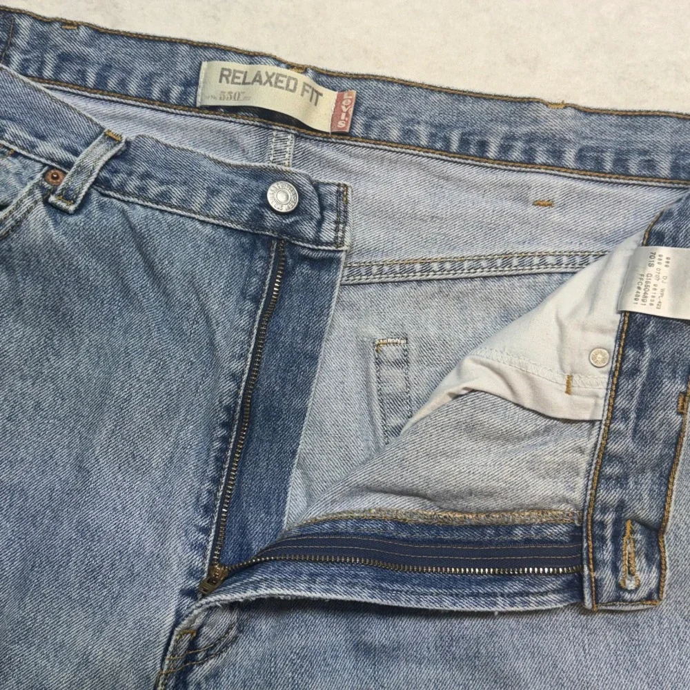 VTG Levis 550 Relaxed Fit Mens 40x38 Light Wash High Rise Tapered Leg Jeans